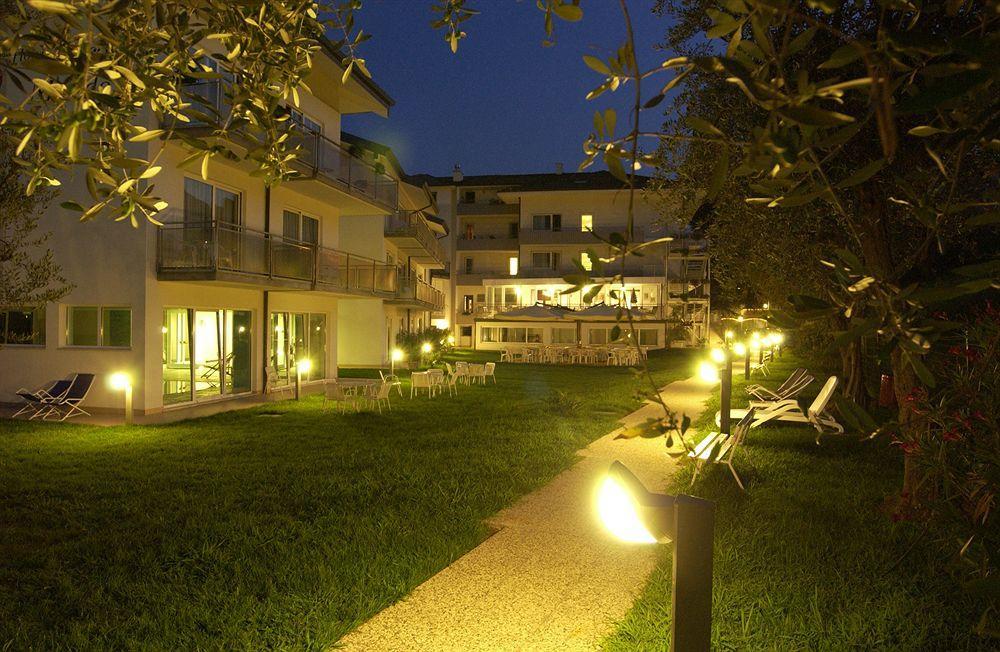 Hotel Piccolo Mondo Torbole Sul Garda Екстер'єр фото