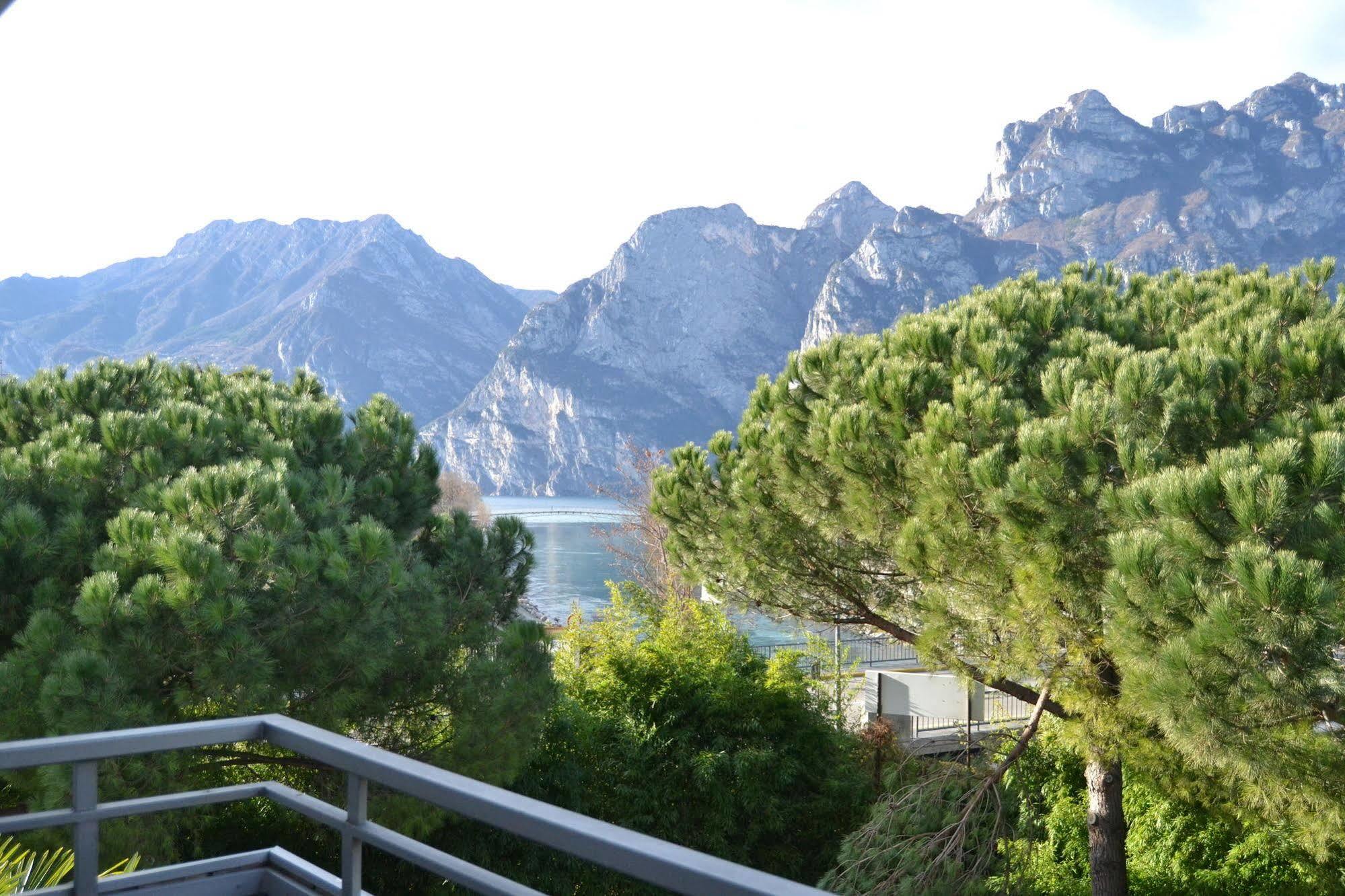 Hotel Piccolo Mondo Torbole Sul Garda Екстер'єр фото